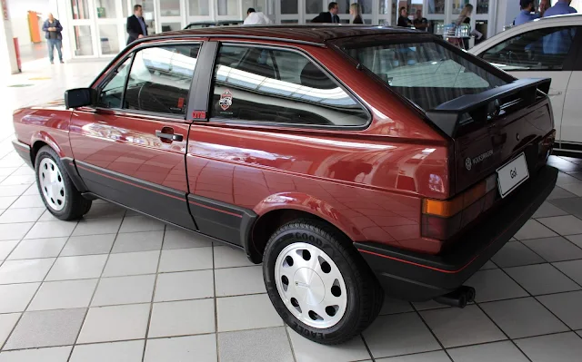 VW Gol GTS 1.8S - Vermelho Fênix