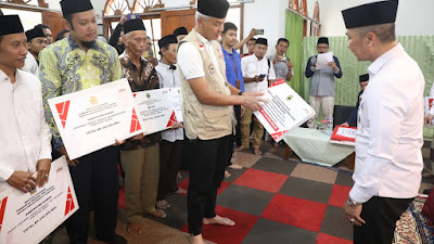 Ganjar Pranowo, Memulai Transiai Energi Lewat LPTS Rooftop di Pesantren