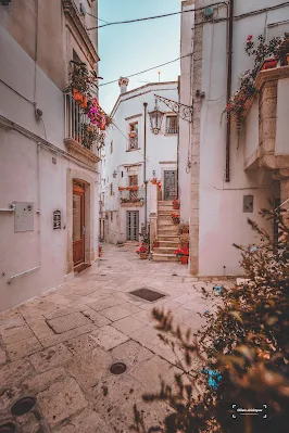 Bielone ulice Martina Franca i La Lama