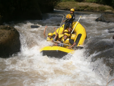 Rafting Sungai Cisadane Bogor