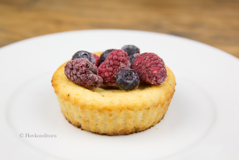 Gluten-free and Sugar-free Lemon Cake