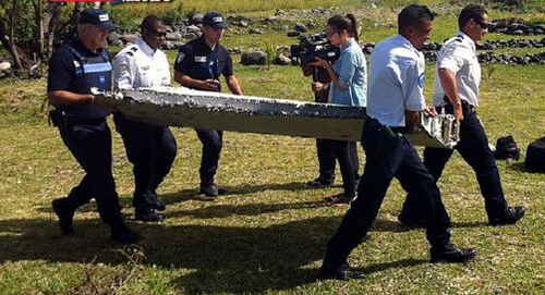 Serpihan Pesawat MH370
