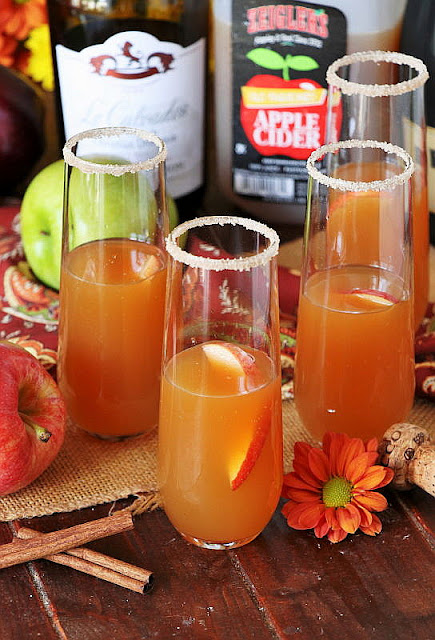 How to Make Apple Cider Mimosas Image