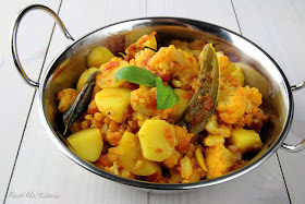 Aloo Gobi - indyjskie curry z ziemniaków i kalafiora