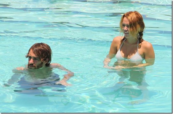 miley-cyrus-white-bikini-25