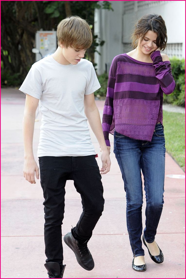 Justin Bieber and Selena Gomez Pictures 2012