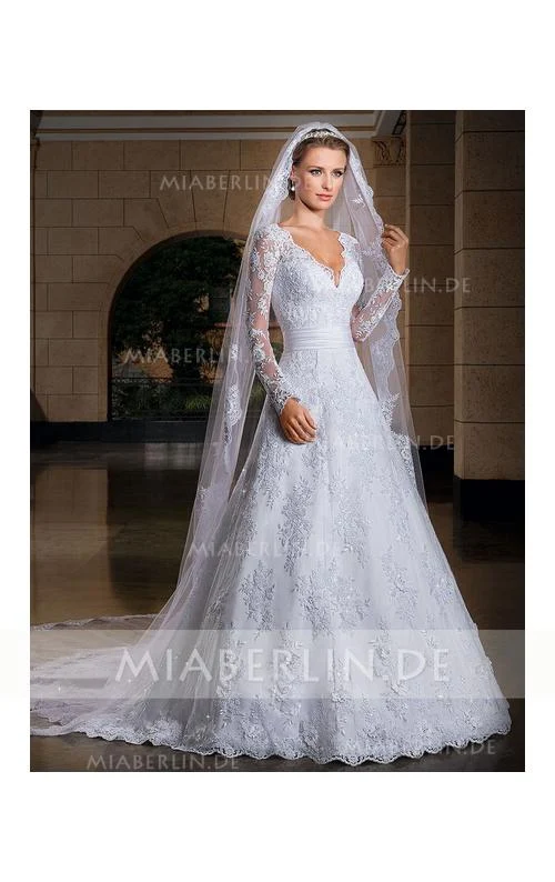 http://www.miaberlin.de/vintage-alinie-vausschnitt-spitze-tirmmed-tull-brautkleid-p-18148.html