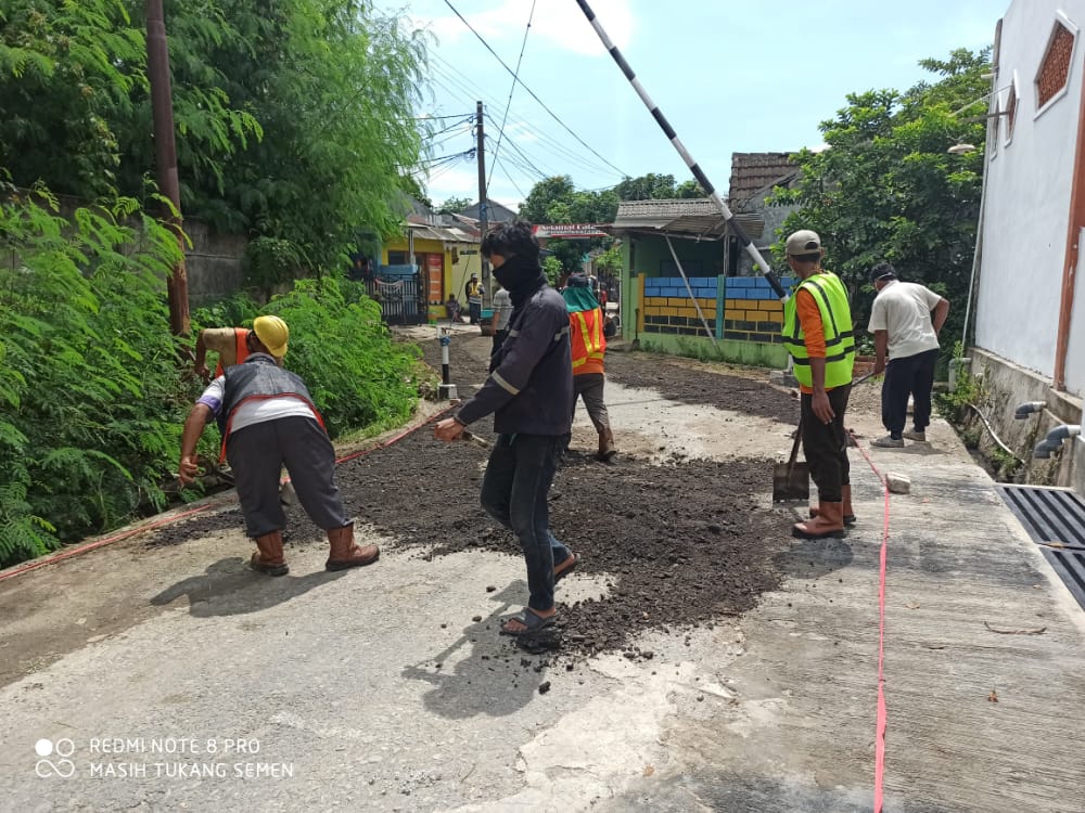  PERBAIKAN  JALAN LINGKUNGAN  JL KAKATUA 5 6 Media Informasi Rukun 