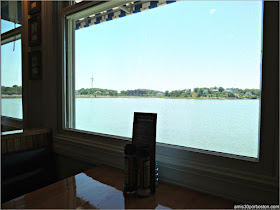 Vistas desde una de las Mesas de Jake's Seafood Restaurant, Hull 