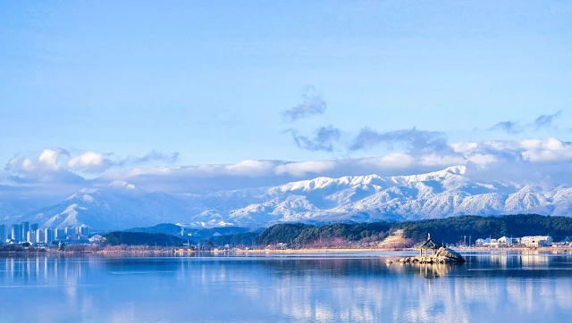 Gangneung-Gyeongpoho-Lake-Winter-Scenery-Photo-Credit-KTO-Kim-Jin-Hyung