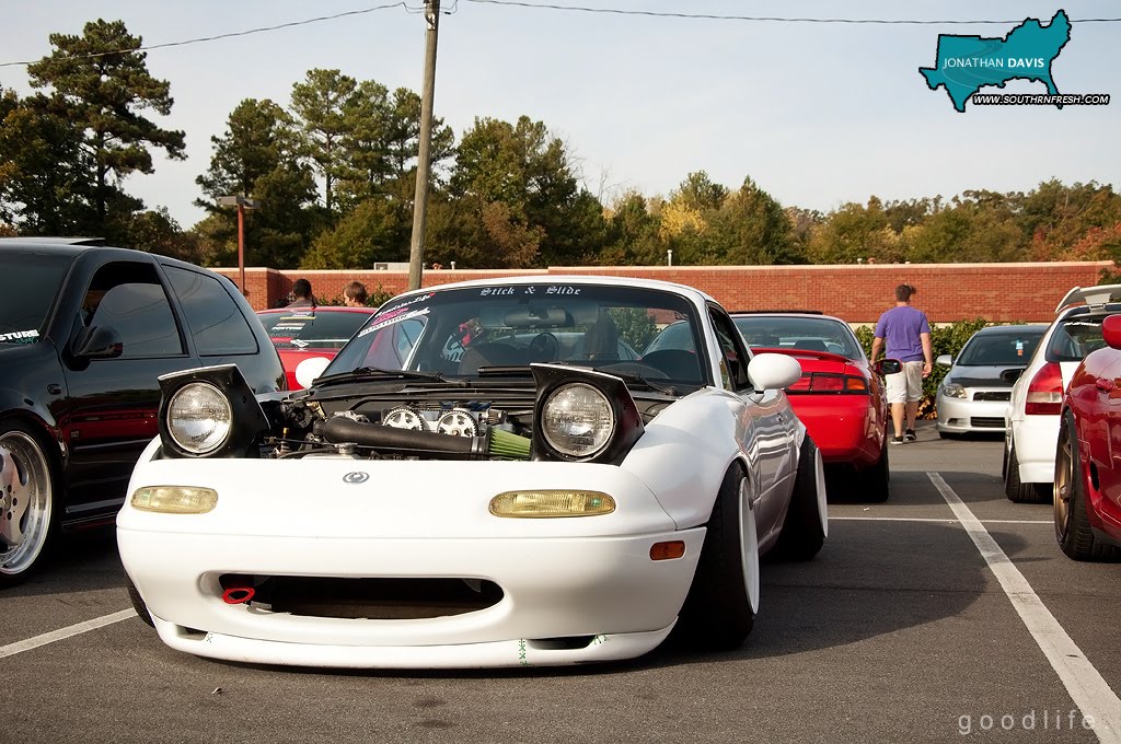  Miata as being a bad ass drift machine with a mindblowing stance