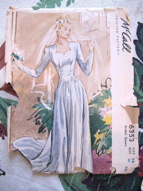 Another long sleeved 40's pattern It's rare to see a wedding dress now with