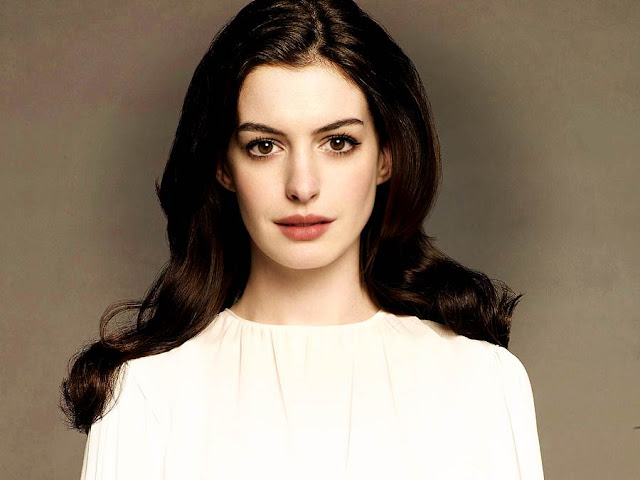 Anne Hathaway Photo