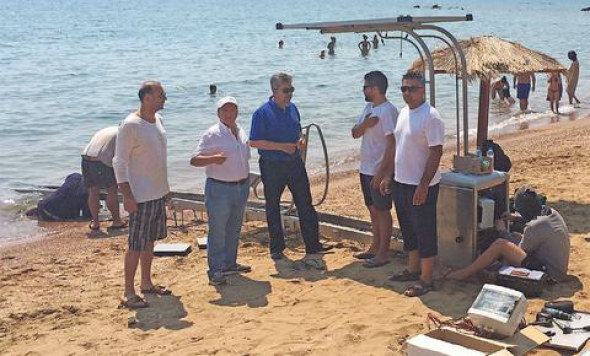 Η ράμπα "νίκησε" τον ρατσισμό στην παραλία της Νέας Μάκρης
