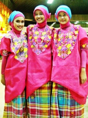 Model Baju  Bodo  Modern  Hijab  Untuk Pesta Dari Makassar 