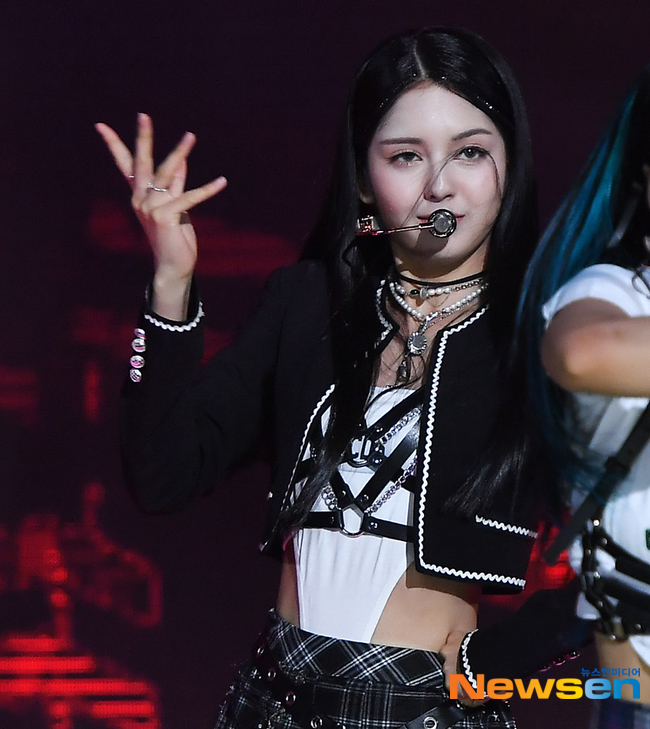 07/05/2022 Lapillus (라필루스) Chanty at SBS MTV The Show