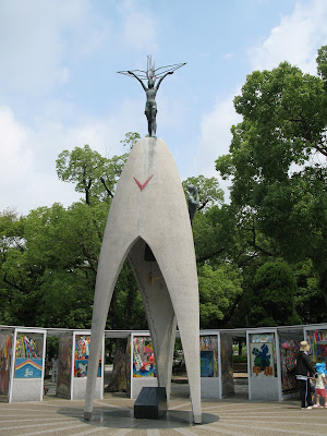 Estatua conmemorativa de Sadako  en el Hiroshima Peace Memorial Park  (Foto: Juan Antonio Muñoz)