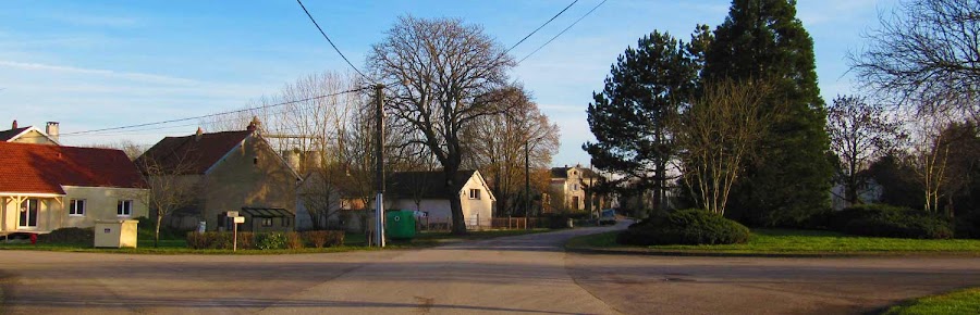 Talmay, place de la Cude