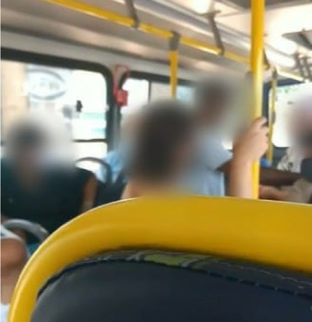 Mulher é presa após fazer ofensas racistas a rapaz em ônibus  -  Adamantina Notìcias