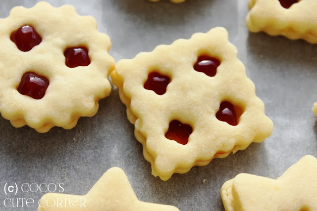 Linzer Cookies