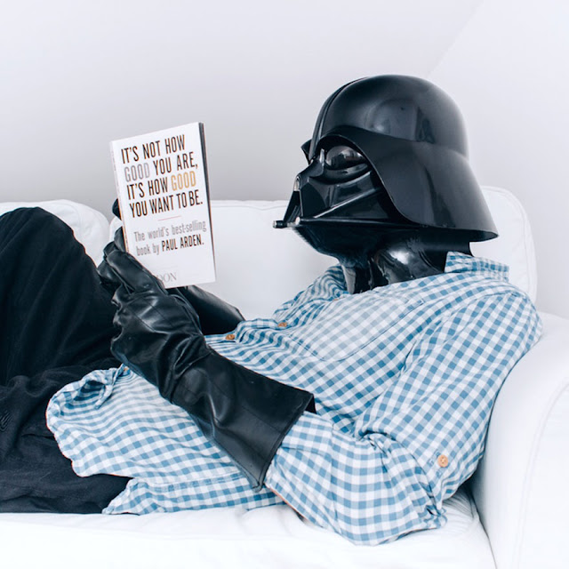 Darth Vader чете книги