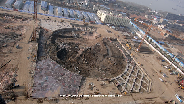 Picture of the hole in the ground on the construction site