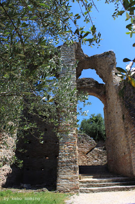 Kebo unterwegs... Italien, Gardasee, Simione, Le Grotte di Catullo, ein Ausflug zu einem der schönsten oberitalienischen See, Italy, Lake Garda, mit Kebo homing, dem Südtiroler Food- und Lifestyleblog, photography.