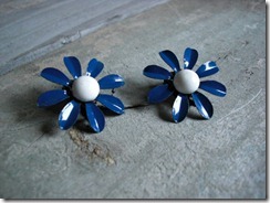 blue daisy jewelry