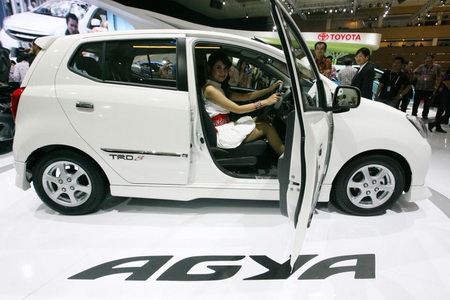 Jual Mobil  Bekas  Second Murah  Harga Mobil  Toyota Agya  