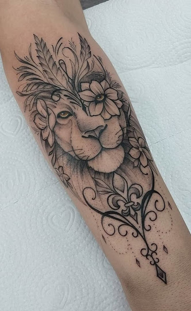 45 tatuagens de leão para as mulheres