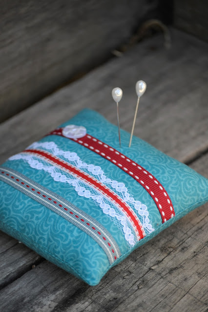 https://www.etsy.com/listing/509195701/free-shipping-pin-cushion-turquoise-red?ref=shop_home_active_1