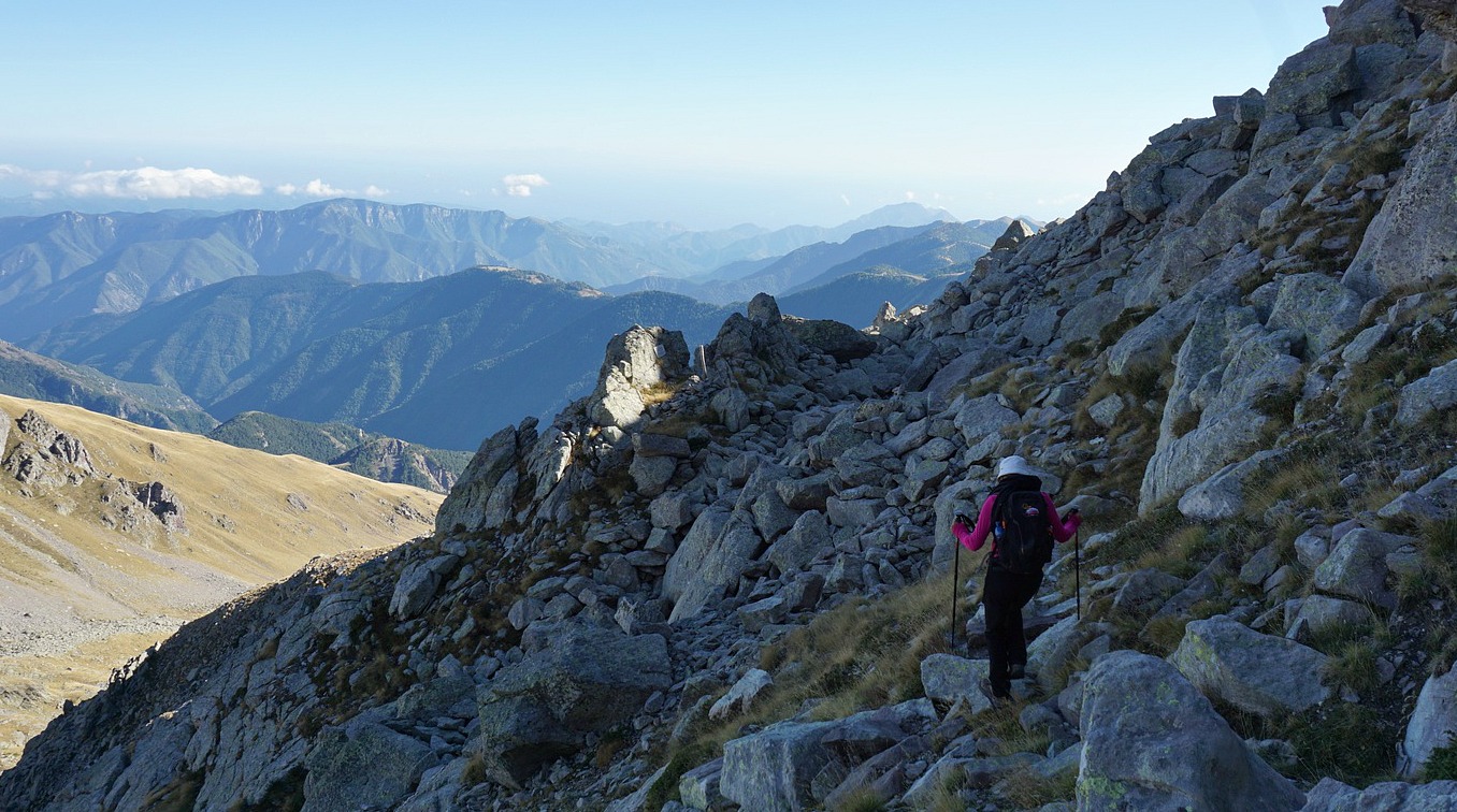 Descending from Cime du Diable