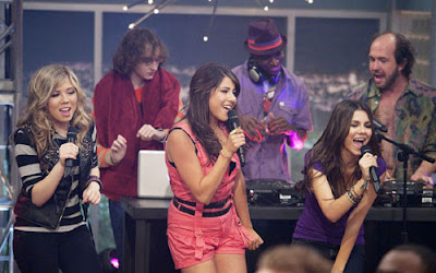 Miranda Cosgrove y Victoria Justice 6