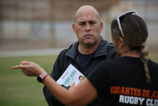 Sebastián Perasso estuvo realizando una clínica de rugby en Arica