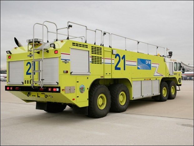 Oshkosh Striker 4500 05