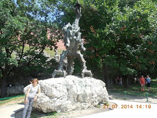 Statuia Dragonului. Castelul Wawel, Cracovia, Polonia