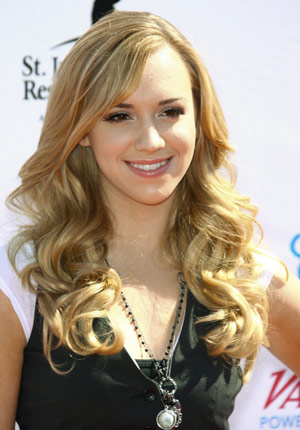 Prom Curly Hairstyles Sarah Michelle Gellar's long blonde wavy half up half 