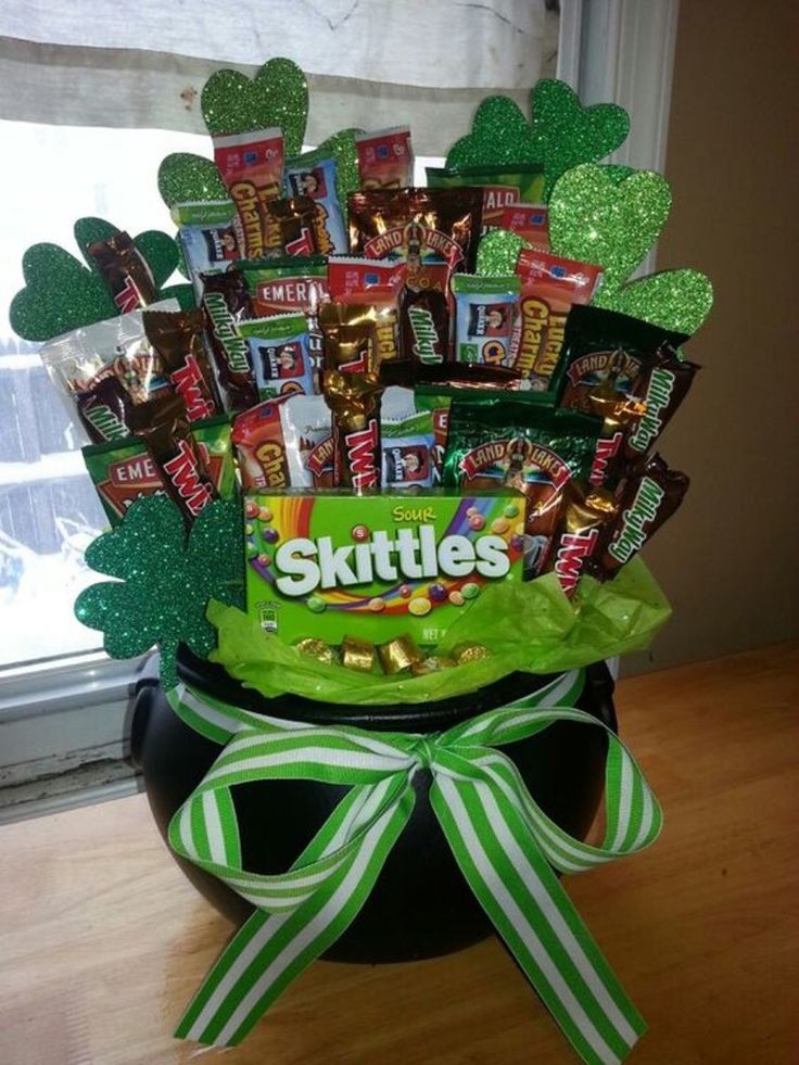 candy themed Saint patrick’s Day Gift Basket Ideas