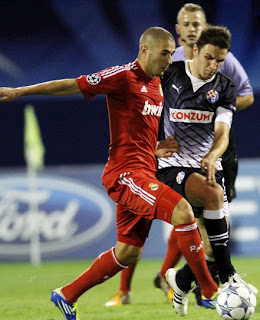 Karim Benzema in red playing for Real Madrid