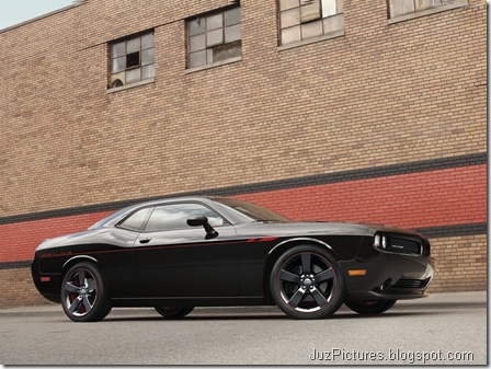 Dodge-Challenger_RT_Redline_2013_800x600_wallpaper_01