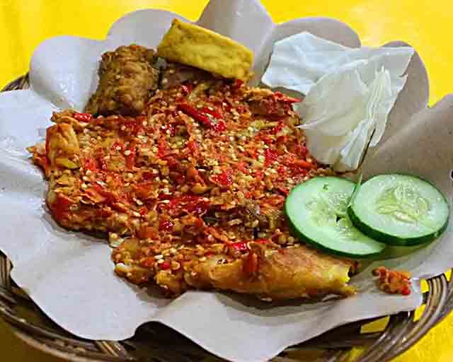 Resep Ayam Gepuk Khas Pekalongan Yang Enak dan DIjamin 