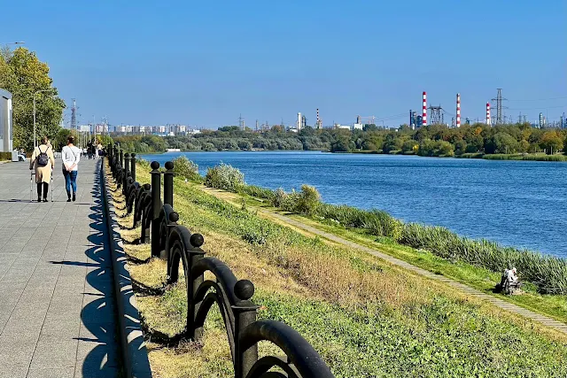 парк 850-летия Москвы, Москва-река, Московский нефтеперерабатывающий завод