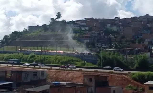 Metrô descarrila e tomba em Salvador na manhã desta terça (31); não há registro de feridos