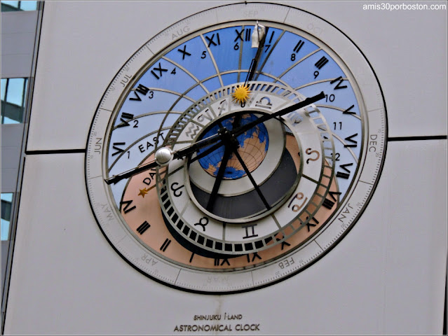 Reloj Astronómico en Shinjuku I-Land Tower, Tokio