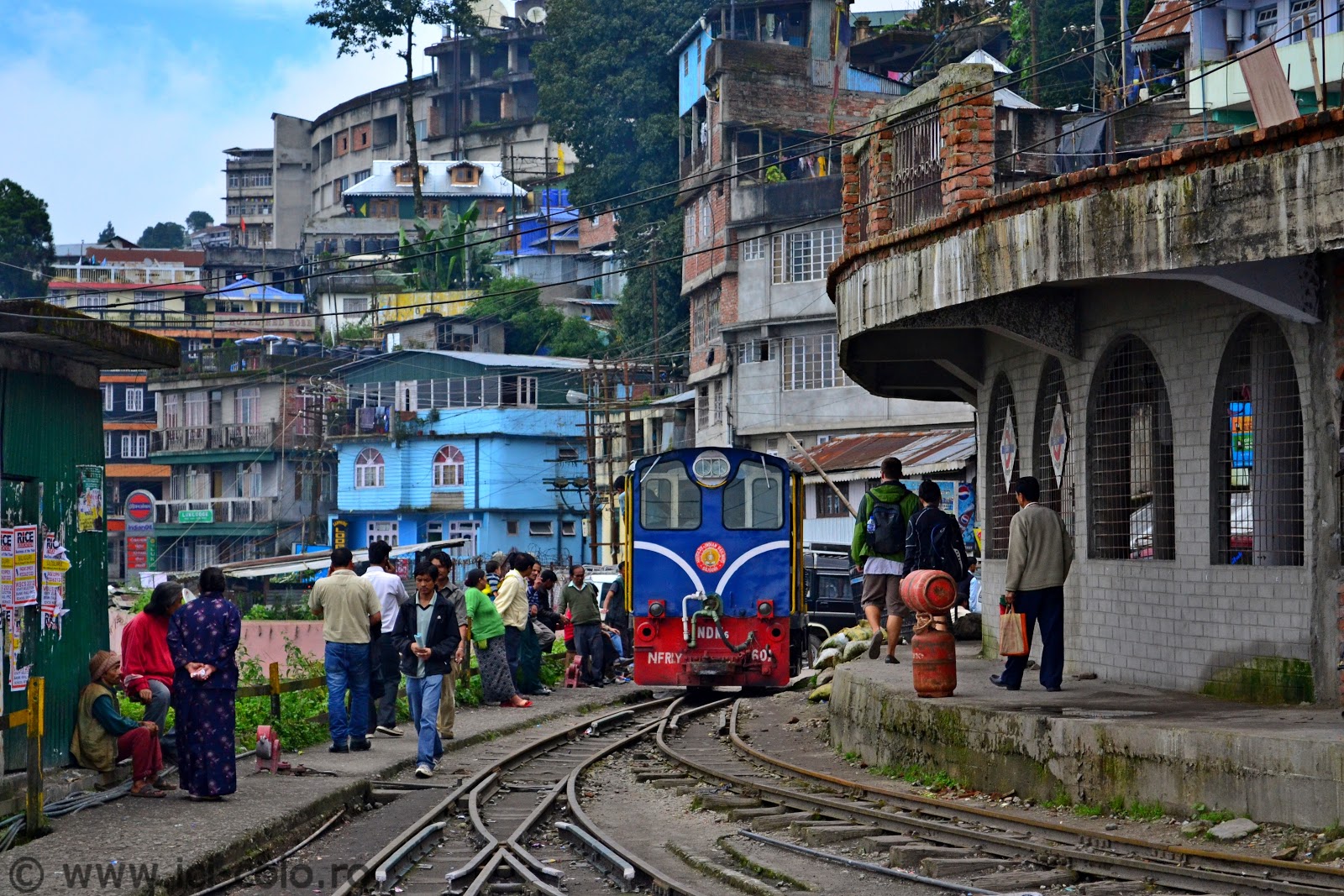 O Mocăniţă Himalayană Toy Train Trenul De Jucărie Din Darjeeling