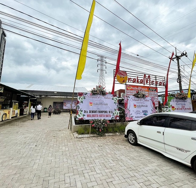 pujasera nakamenak malang