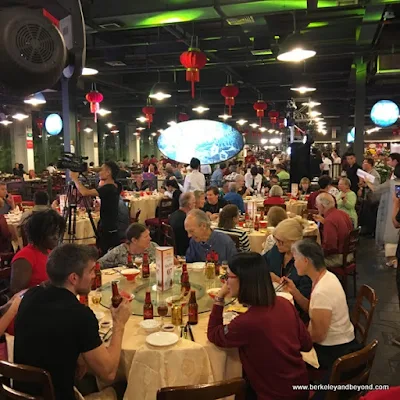 interior of Tian Yi Jiao Restaurant in Wenzhou, China