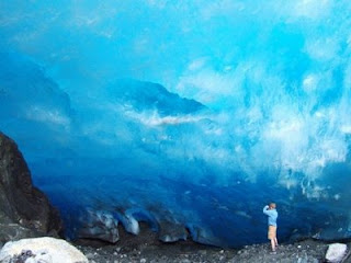 Ice Caves – Creative Photography Wallpapers
