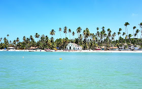 Praia de Carneiro com sua famosa capelinha - Pernambuco