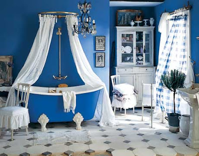 Blue  Brown Living Room Designs on Fun Modern Bathroom With Beach Decor Blue Walls Blue Bathtub With